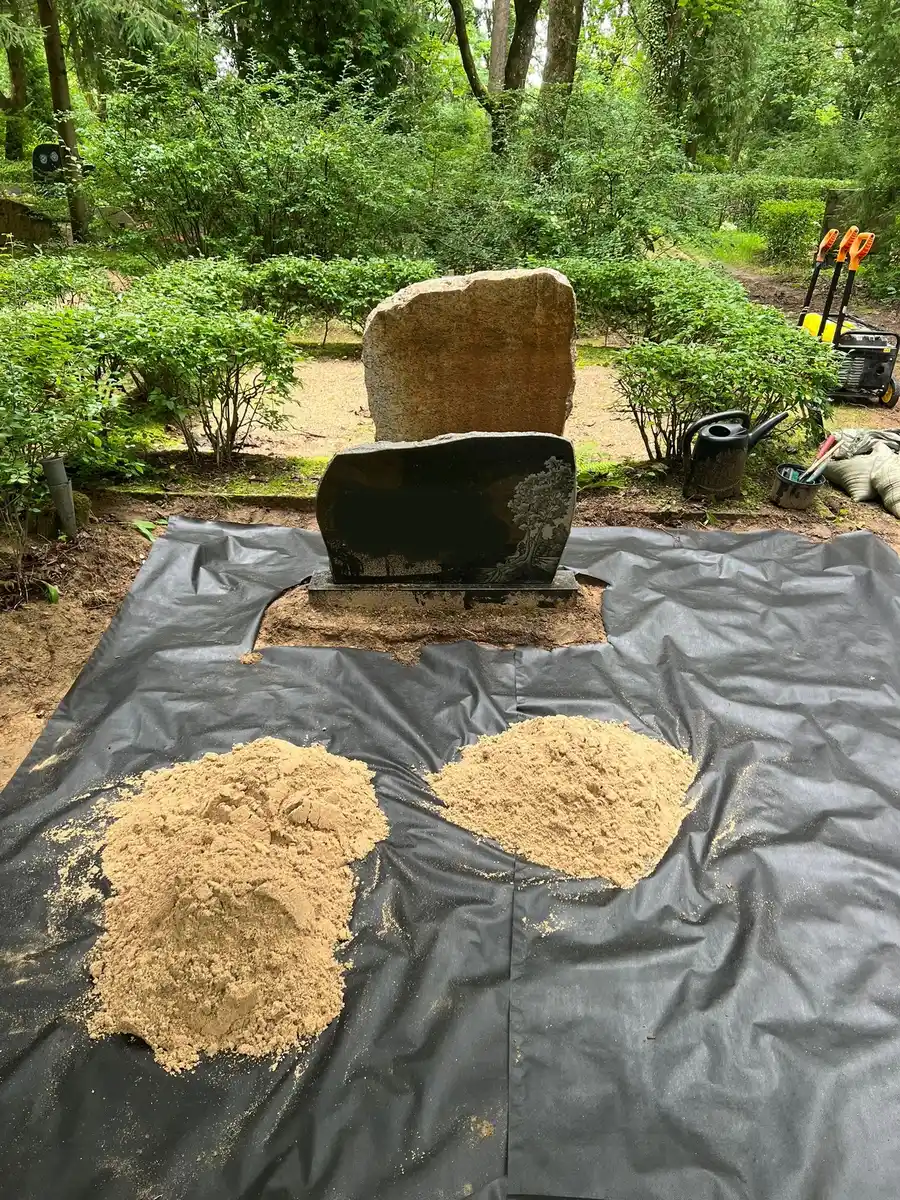 ģeotekstila ieklāšana kapavietas smilšu segumam