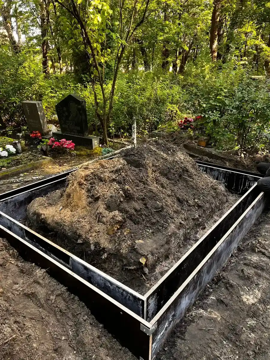 armatūras ieklāšana kapavietas pamatos