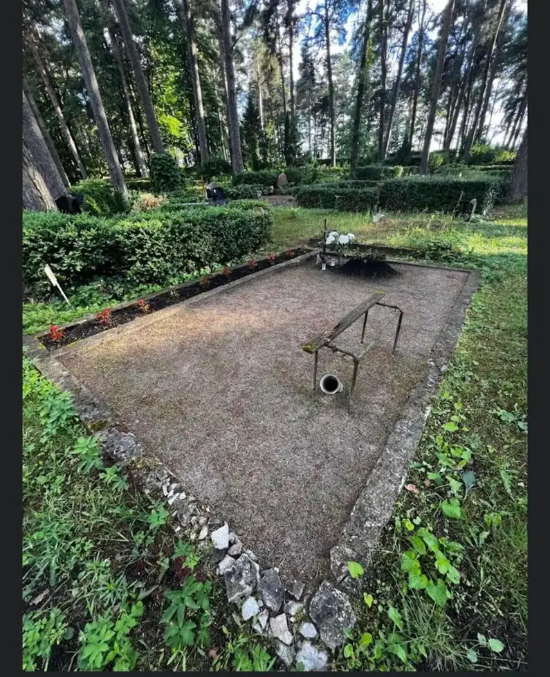 kapavietas nodalošais perimetrs pirms tīrīšanas