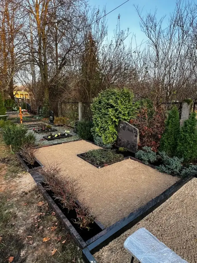 sakopts kapavietas smilšu segums pēc uzkopšanas